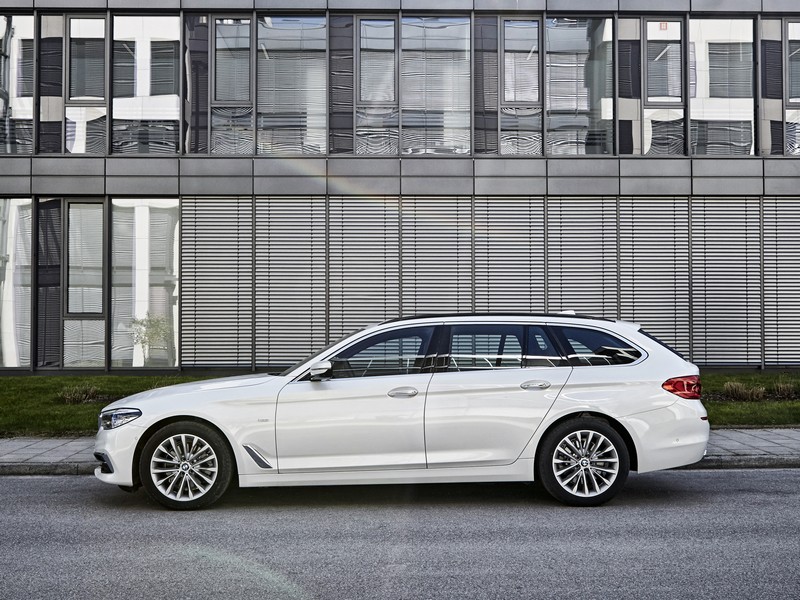 Vozy BMW a Mercedesu mají skla z chudeřické AGC Automotive 